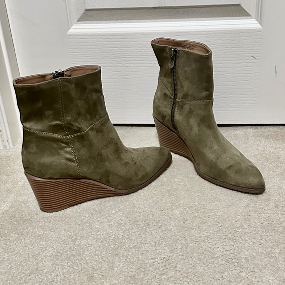Adrienne Vittadini Suede Ankle Boots Tan Taupe - Picture 5 of 12
